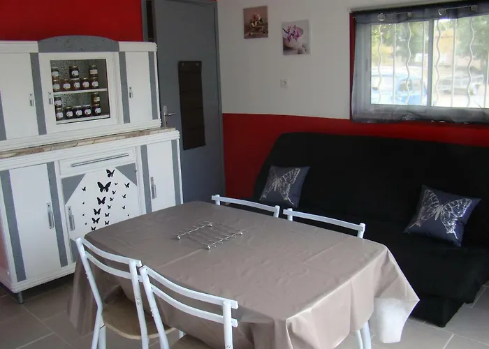 Studio/gite Les Papillons Apartamento *
